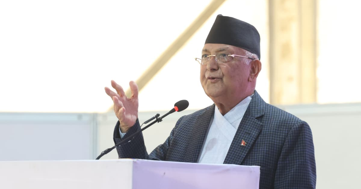 पूर्व प्रधानमन्त्री केपी ओली र पूर्व गृहमन्त्री रमेश लेखक पक्राउ