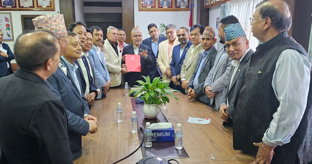 लगानीकर्ताको मनोबल उकास्ने नीति लिन अर्थमन्त्री खनाललाई चेम्बरको आग्रह