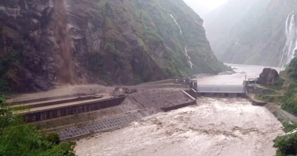 बाढी र पहिरोका कारण १०५ मेगावाटका १३ आयोजनाको बिजुली उत्पादन बन्द