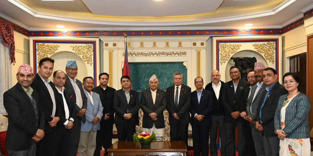 निजी क्षेत्रलाई राष्ट्रपतिको ढाडसः हतोत्साहित नहुनु